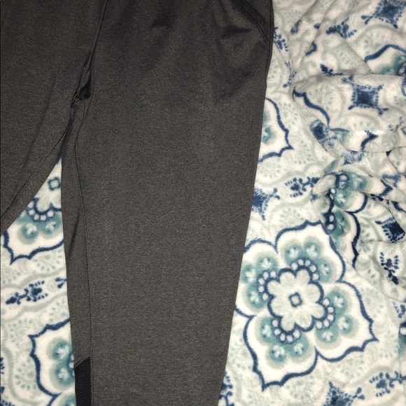 UNDER ARMOUR pants - Picture 4 of 4